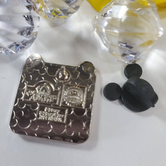 Disney Ham Pig Trading Pin Toy Story Piggy Bank Face Lapel Pin Brooch Badge Pin - Picture 3 of 6